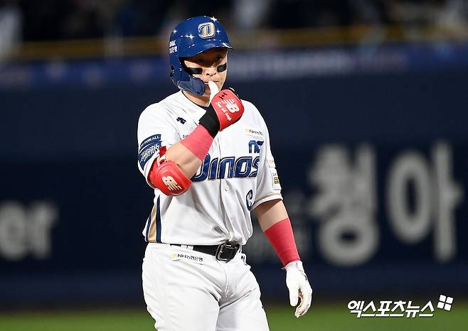 NC 외야수 손아섭은 28일 창원 NC파크에서 열린 '2025 신한 SOL Bank KBO 리그' LG와 정규시즌 1차전에서 3번 지명타자로 선발 출전했다. 2-4로 끌려갔던 7회말 동점 2타점 적시타를 쳐 4-4 승부의 균형을 맞췄다. 엑스포츠뉴스 DB