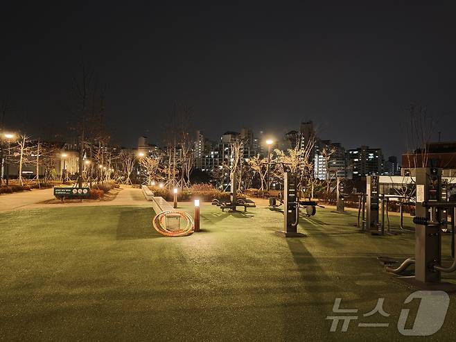 샤오미15 울트라로 촬영한 야간 사진. 2025.03.28./뉴스1 ⓒNews1 김정현 기자