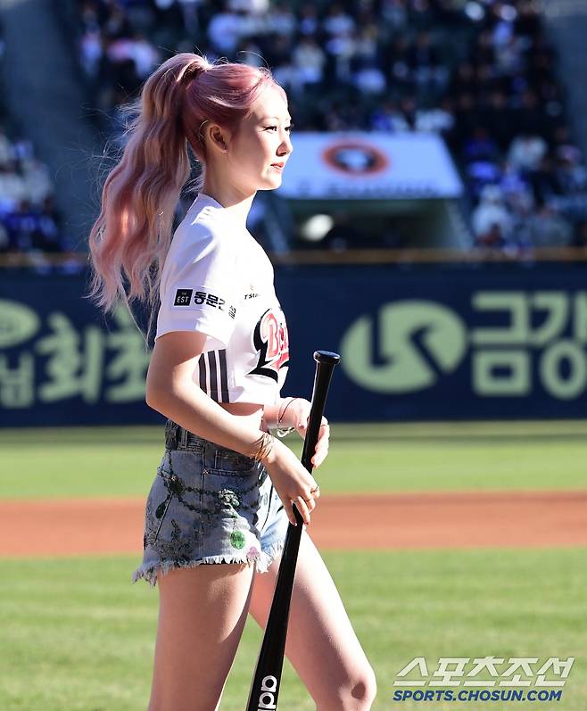 시타하는 라미.