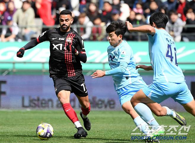 K리그1 FC서울과 대구FC의 경기가 29일 서울월드컵경기장에서 열렸다. 서울 린가드가 슈팅을 시도하고 있다. 상암=박재만 기자pjm@sportschosun.com/2025.03.29/