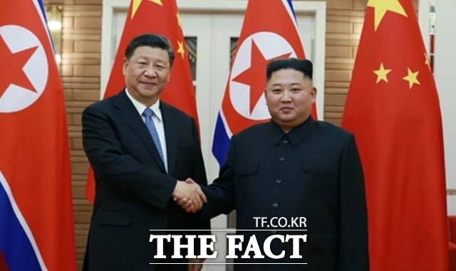 김정은 북한 국무위원장과 시진핑 중국 국가 주석이 2019년 6월 북중 정상회담을 갖는 모습. /노동신문·뉴시스