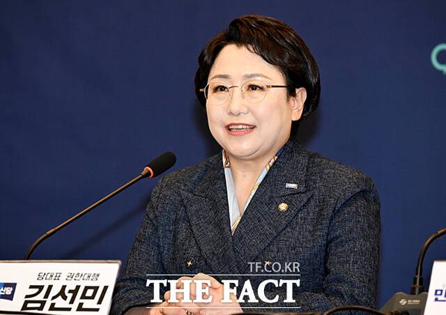 조국혁신당이 29일 마은혁 헌법재판관 후보자를 임명하지 않고 있는 한덕수 대통령 권한대행 국무총리에 대한 재탄핵 추진 방침을 밝혔다./국회=배정한 기자