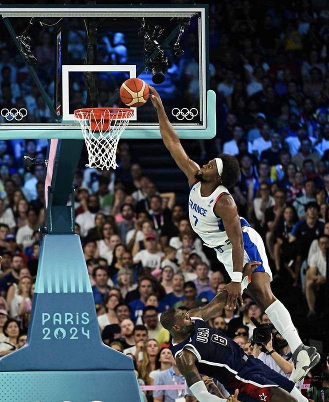 챗지피티야, 사진을 르네상스 화풍으로 바꾸어줘