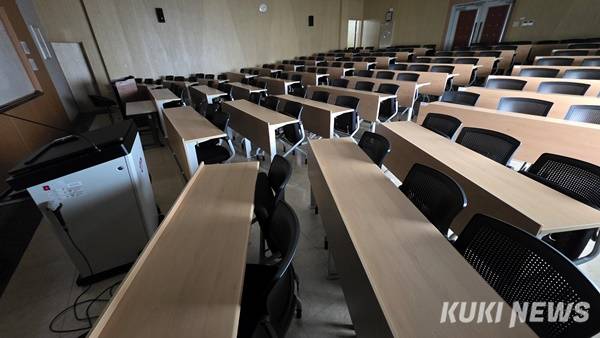 텅 비어 있는 경희대학교 의과대학 강의실. 곽경근 대기자&nbsp;&nbsp;