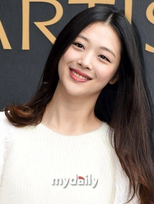 그룹 에프엑스 출신 가수 겸 배우 故 설리 / 마이데일리