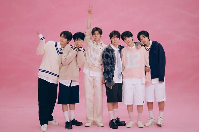 [서울=뉴시스] 그룹 '엔시티 위시'(NCT WISH)가 22일 오후 6시에 신곡 '미라클'(Miracle)을 낸다. (사진=SM엔터테인먼트 제공) 2025.01.22. photo@newsis.com *재판매 및 DB 금지