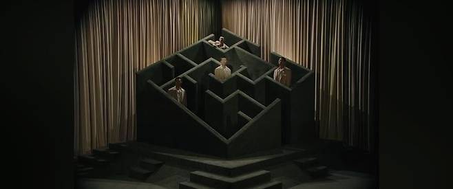 [서울=뉴시스] RM '로스트!' 뮤직비디오. (사진 = 빅히트 뮤직 제공) 2025.03.29. photo@newsis.com *재판매 및 DB 금지