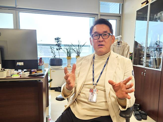 김완욱 서울성모병원 류마티스내과 교수는 지난 25일 조선비즈와의 인터뷰에서 "류마티스도 예방적 관리를 통해 완전 관해율을 혁신적으로 높일 수 있다"고 말했다./이병철 기자