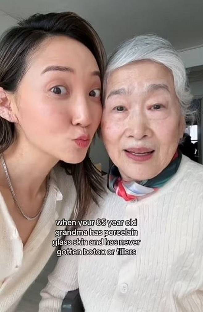 80대 한 할머니가 20대 같은 피부를 유지하고 있는 동안 비법 세 가지를 공개했다./사진=데일리메일