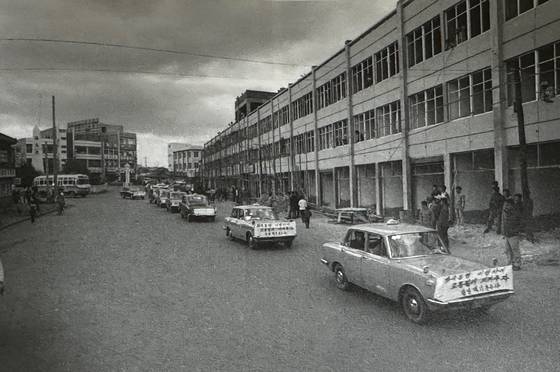 1980년 8월 완공된 산지천 복개 건물들. 사진 '산지천의 원류를 찾아서' 발췌