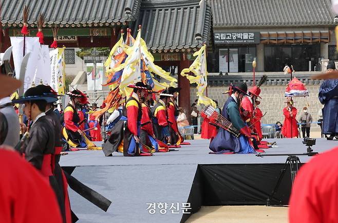 30일 서울 종로구 경복궁 흥례문 앞 광장에서 ‘2025 전국 수문장 임명의식’이 진행되고 있다. 2025.3.30. 정지윤 선임기자