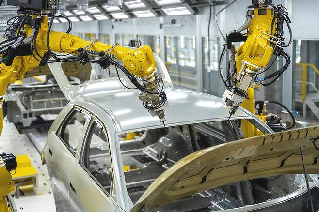 Robotic arms assemble vehicle body parts at Hyundai Motor Group Metaplant America. (Hyundai Motor Group)