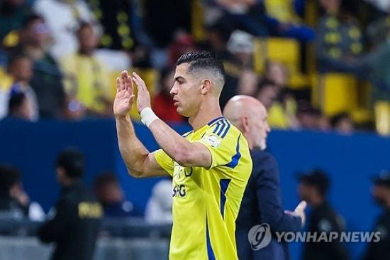 영국 매체 '더선'이 30일(한국시간) 호날두의 소속팀 알 나스르가 호날두를 화나게 한 감독을 조만간 경질할 거라고 보도했다.&nbsp;연합뉴스