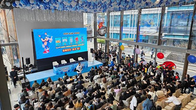 2층에서 본 팬미팅 전경