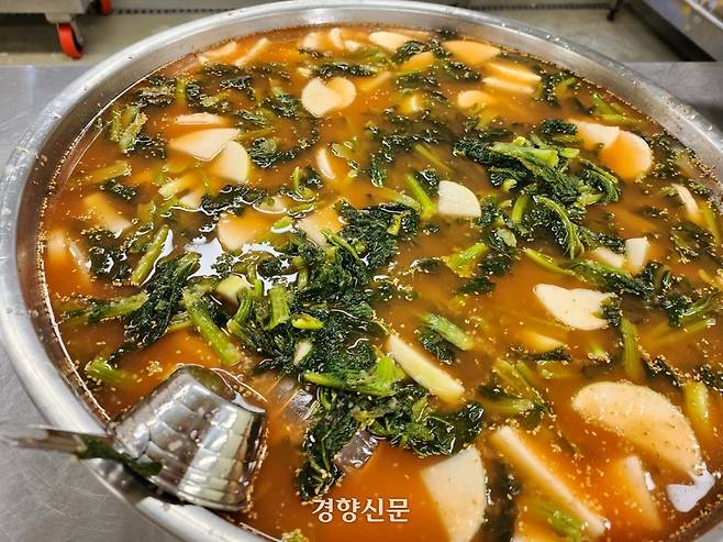 최악의 산불로 삶의 터전을 잃은 영남지역 이재민들에게 보내기 위해 김치 명인들이 새로 담근 김치. 광주시 제공