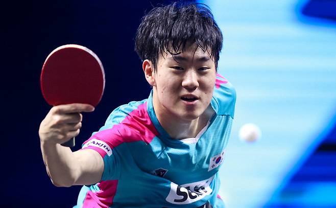 오준성이 지난 30일 인도에서 열린 WTT 스타 컨텐더 첸나이 2025 남자 단식 결승에서 생애 처음으로 WTT 시리즈 우승컵을 들어올렸다. WTT 제공