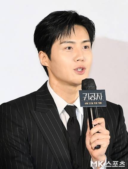 짧은 등장, 강렬한 임팩트. 김선호가 ‘폭싹 속았수다’에 충섭이란 이름으로 들어오자, 시청자들의 반응은 단 하나였다.사진=천정환 기자