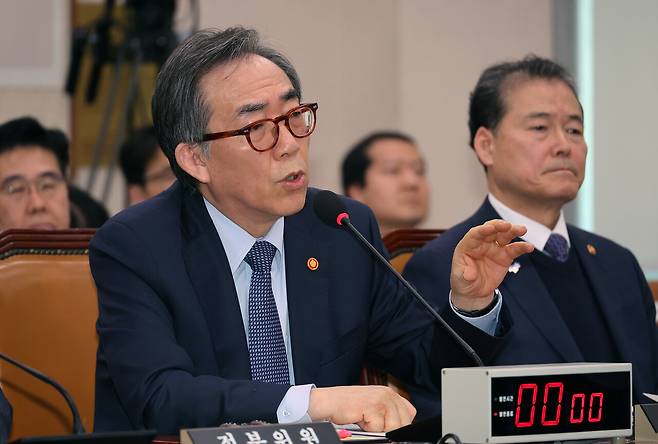 3월19일 국회 법제사법위원회에서 미국 에너지부가 한국을 ‘민감국가’로 지정한 사실과 관련해 조태열 외교부 장관이 의원 질의에 답변하고 있다. ⓒ연합뉴스