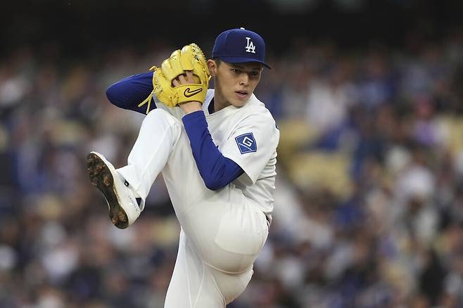 ▲ 30일(한국시간) 미국 로스앤젤레스 다저스타디움에서 열린 2025 메이저리그 디트로이트 타이거즈와 경기에 선발 등판한 사사키 로키. 2이닝을 버티지 못하고 강판됐다. ⓒ연합뉴스/AP