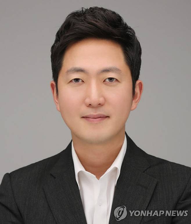 이재상 하이브(HYBE) 대표이사(CEO) [언론보도자료]
* 인물정보 업데이트 후 현직 변경이 있을 수 있습니다.
