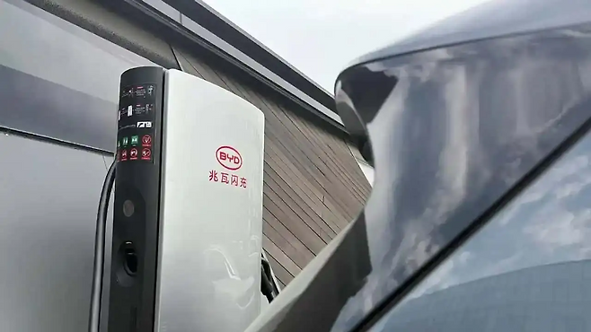 中 전기차 BYD 충전소