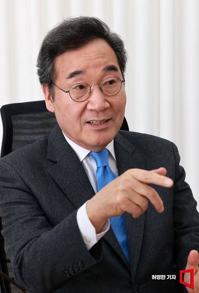 윤석열-이재명 동반퇴진론을 주장해온 그는 "마지막까지 노력하겠다"고 강조했다. 허영한 기자