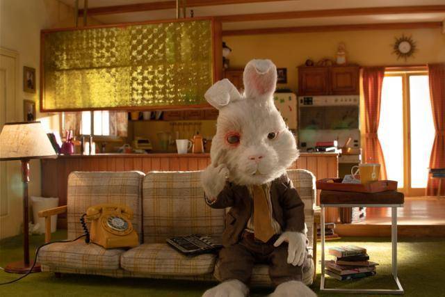 화장품 동물실험을 반대하는 영화 '랄프를 구해줘'에서 주인공 토끼 랄프가 실험에 동원되는 과정에 대해 설명하고 있다. 목소리는 영화 '토르' 시리즈 감독인 타이카 와이티티가 맡았다. 휴메인 월드 포 애니멀즈 제공