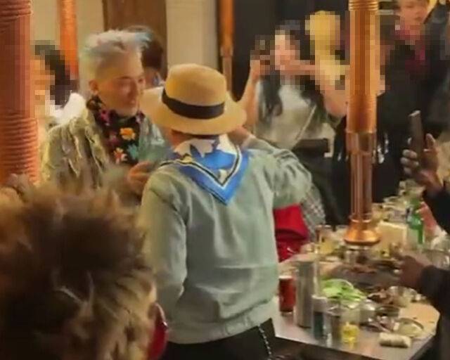 지드래곤의 콘서트 뒤풀이 장면이 포착됐다. / 온라인 커뮤니티 캡처