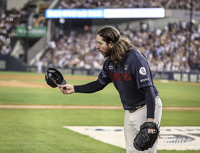 ▲ 롯데 팬들의 큰 사랑을 받았던 윌커슨은 KBO리그 타 구단으로의 이적 또한 쉽지 않다. ⓒ롯데 자이언츠