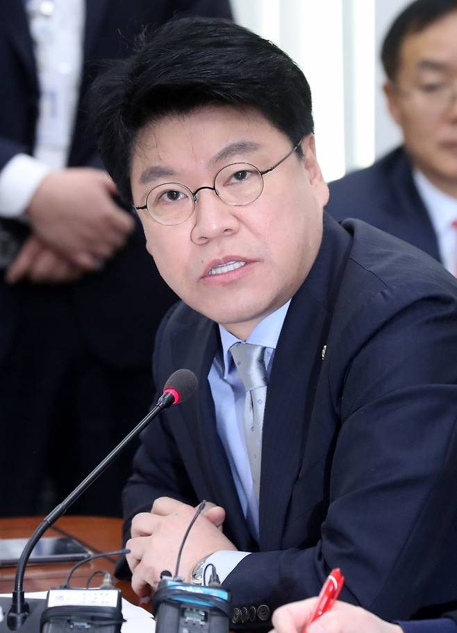 자유한국당 장제원 의원이 8일 오전 서울 여의도 국회에서 열린 정치개혁 특별위원회 제1소위 회의에서 발언하고 있다.