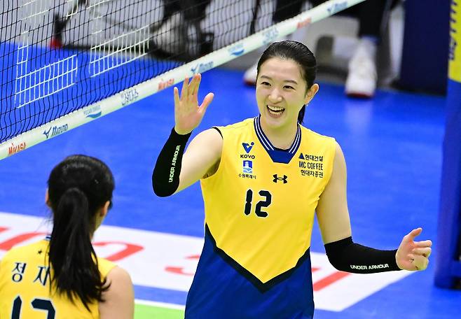 현대건설의 미들 블로커 이다현(오른쪽) [한국배구연맹 제공. 재판매 및 DB 금지]