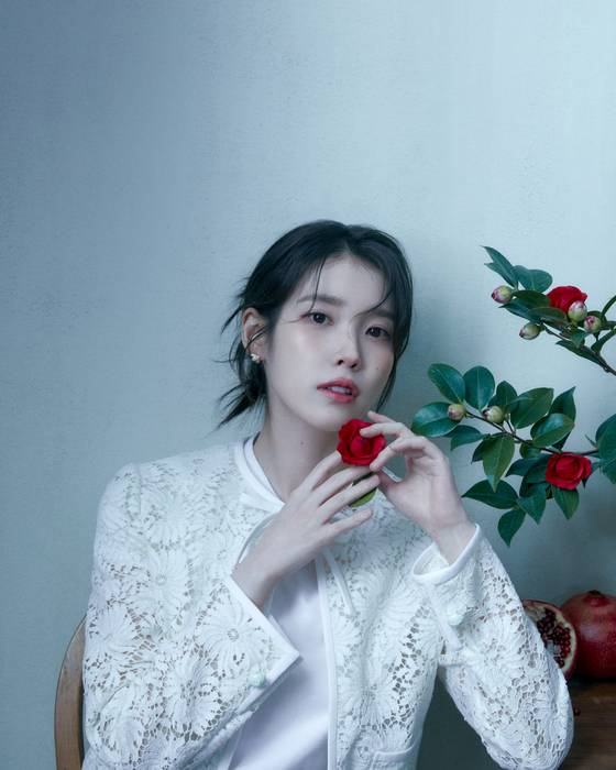 배우 아이유. 사진=넷플릭스