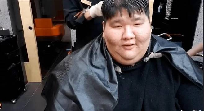미용실에 의자 부순 BJ