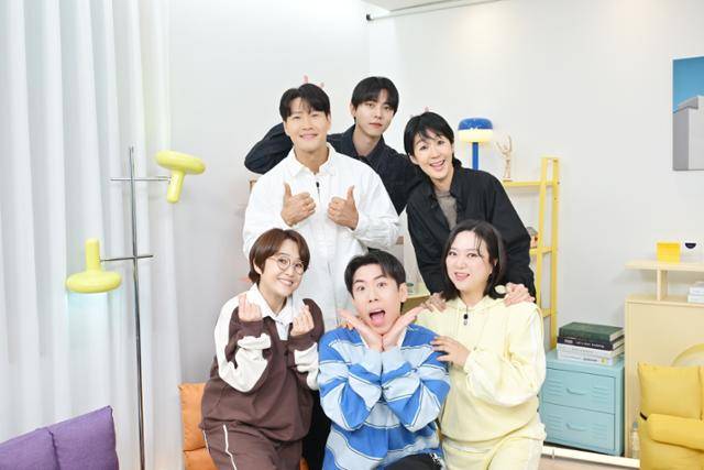 2일 KBS2 '옥탑방의 문제아들'(이하 '옥문아들') 온라인 제작발표회가 생중계로 진행됐다. 행사에는 송은이 김숙 김종국 홍진경 양세찬 주우재가 참석했다. KBS 제공