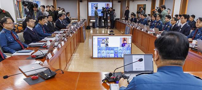 이호영 경찰청장 직무대행이 2일 서울 서대문구 경찰청에서 열린 윤석열 대통령 탄핵 선고일 대비 전국 경찰지휘부 회의에서 발언하고 있다. 연합뉴스