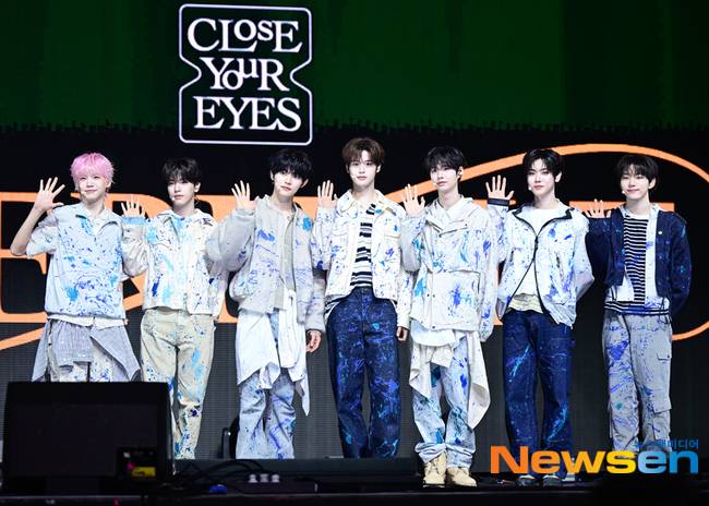 클로즈 유어 아이즈