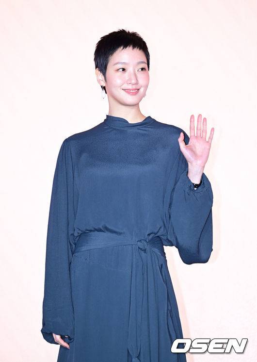 [OSEN=김성락 기자] 15일 오전 서울 영등포구 페어몬트 앰베서더 서울에서 네스프레소(NESPRESSO) 2025 신규 캠페인 포토월 행사가 열렸다. 이날 행사에는 네스프레소 코리아 박성용 대표, 브랜드 앰배서더 김고은, 셰프 에드워드 리가 참석했다. 배우 김고은이 포즈를 취하고 있다. 2025.01.15 / ksl0919@osen.co.kr