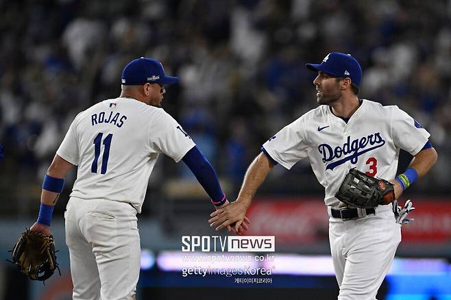 ▲ 다저스는 크리스 테일러, 미겔 로하스, 엔리케 에르난데스 등 팀 내 유틸리티 플레이어들의 계약이 대거 올해로 끝난다. 김혜성을 그 후임으로 키우기 위한 노력이 이어지고 있다
