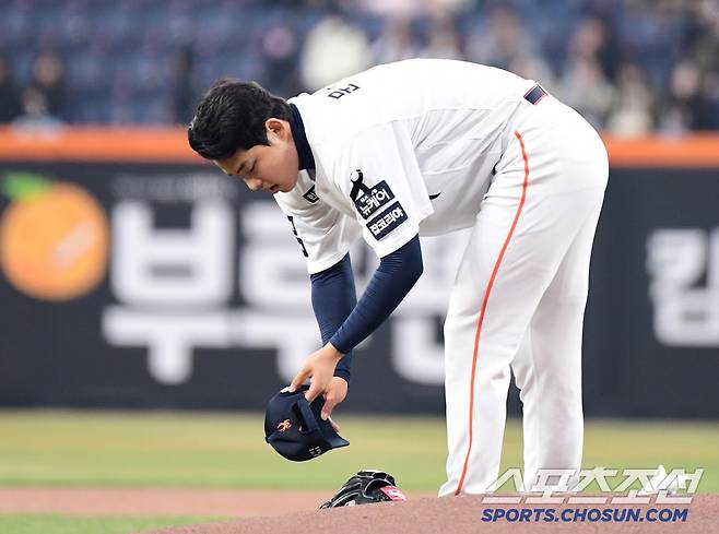 2일 대전 한화생명 볼파크에서 열린 KBO리그 한화와 롯데의 경기. 투구 준비하는 한화 선발 문동주. 대전=송정헌 기자songs@sportschosun.com/2025.04.02/