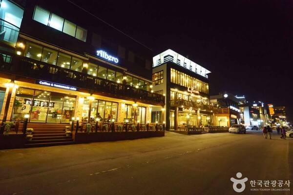 강릉 커피거리 (출처=ⓒ한국관광공사 포토코리아-마이픽처스)