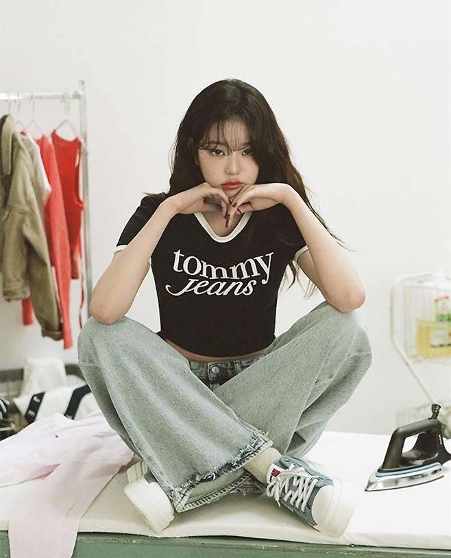 487936271_1446949440059705_3715582558357981457_n.jpg 장원영 타미진스 새 화보