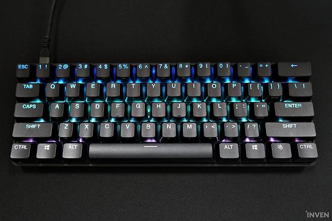 ▲ LED도 매우 영롱하다