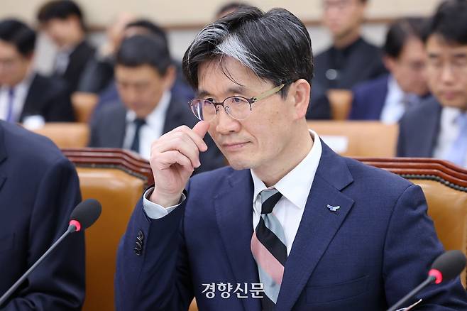 오동운 고위공직자범죄수사처장이 3월12일 서울 여의도 국회에서 열린 제423회 국회(임시회) 법제사법위원회 현안질의에서 의원 질의를 듣고 있다. 박민규 선임기자