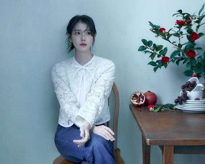 넷플릭스 드라마 <폭싹 속았수다>에서 애순·금명 1인 2역을 맡은 배우 아이유. 넷플릭스 제공
