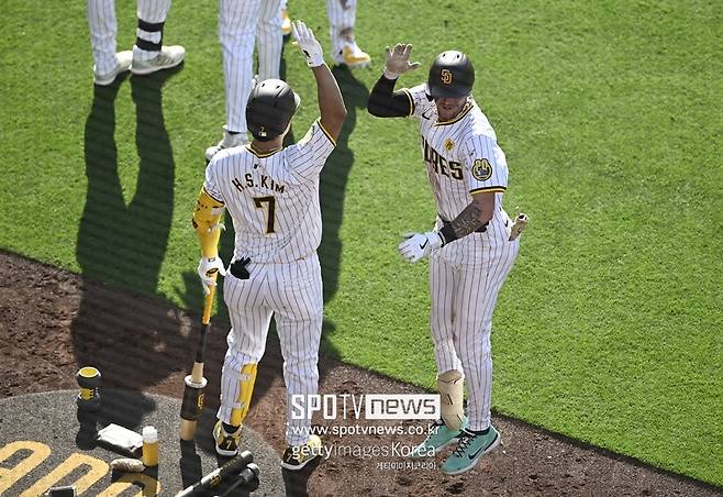 ▲ 지난해 샌디에이고 파드리스에서 같이 뛰었던 김하성과 메릴(왼쪽부터).