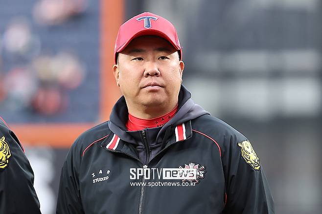 ▲ 시즌 초반부터 찾아온 위기를 현명하게 넘겨야 하는 과제를 안은 이범호 KIA 감독 ⓒ곽혜미 기자