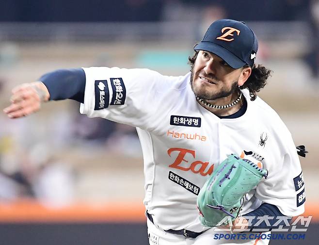 3일 대전 한화생명 볼파크에서 열린 KBO리그 한화와 롯데의 경기. 선발 투구하고 있는 한화 폰세. 대전=송정헌 기자songs@sportschosun.com/2025.04.03/