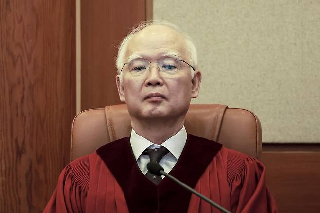 정형식 헌법재판관이 27일 서울 종로구 헌법재판소에서 열린 3월 헌법소원 심판 등 일반 사건 선고에 참석해 자리하고 있다. 2025.3.27/사진공동취재단