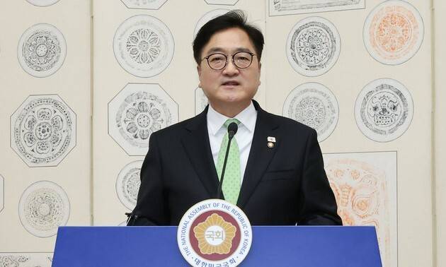 우원식 국회의장이 윤석열 전 대통령에 대한 헌재의 파면이 선고된 4일 서울 여의도 국회에서 대국민담화를 하고 있다. 연합뉴스