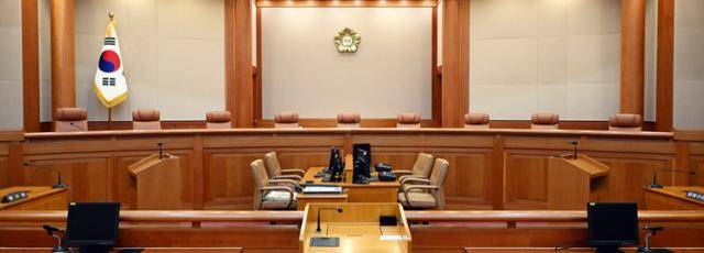 윤석열 대통령에 대한 헌법재판소의 탄핵 심판 선고일을 하루 앞둔 3일 서울 종로구 헌법재판소 대심판정. 사진공동취재단